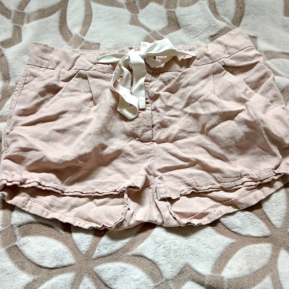 Khaki shorts from Wilfred size 6 women's. - Picture 1 of 1